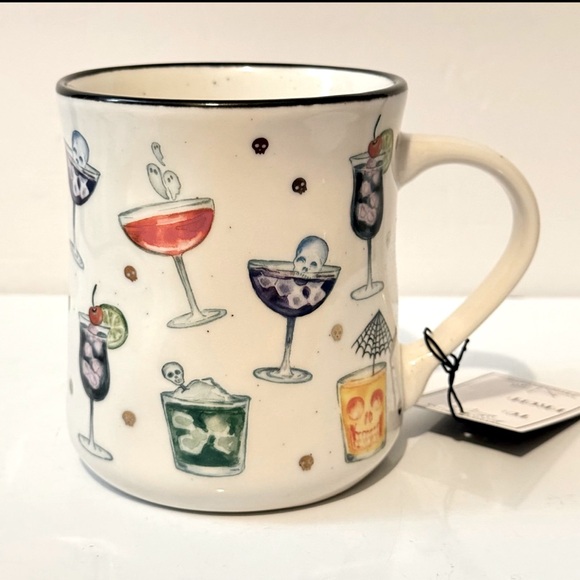 Cobwebs and Cauldrons skeleton cocktails oversized mug - Brand new never - Picture 1 of 6